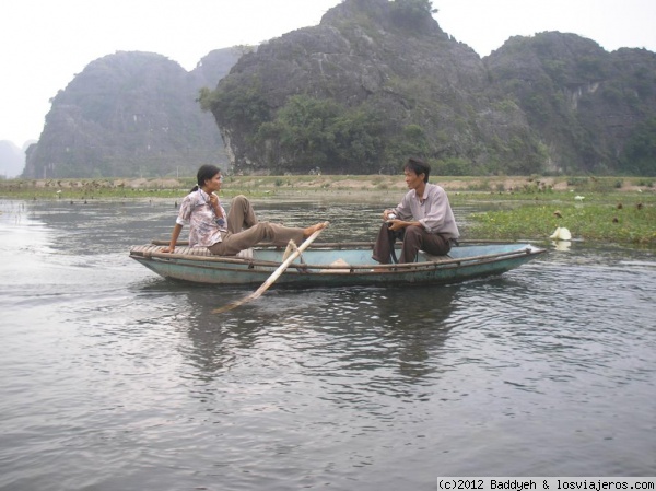 Cuevas de Tam Coc
Remando con los pies
