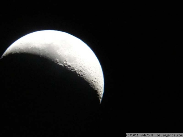 La luna vista del telescopio del Observatorio Cerro Mamalluca
Un bella imagen de nuestra luna desde Observatorio Cerro Mamalluca
