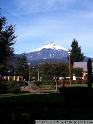 Volcán Villarrica desde Plaza de Pucón
Una bella vista del Volcán Villarrica desde la Plaza de Pucón
