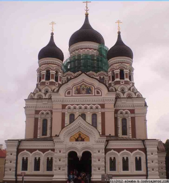 Catedral Ortodoxa de Talllin
Catedral Ortodoxa de Alejandro Nevski, obra de arte que se salvo de ser destruida por los estonios al ser considerada un símbolo de la dominación rusa
