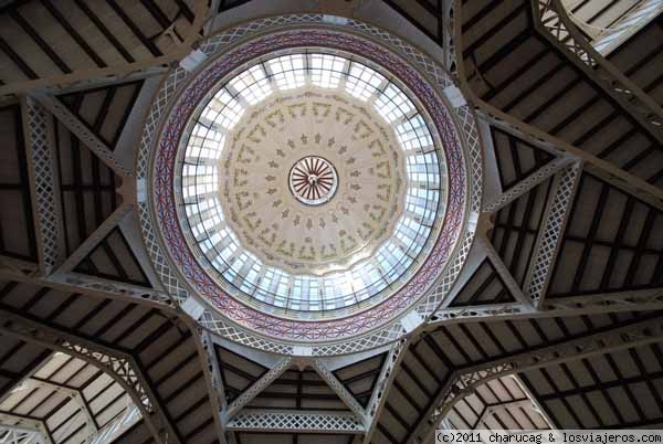 Valencia, cúpula del Mercado Central
Todo el Mercado Central es impresionante, una preciosa muestra del modernismo. Aquí podemos apreciar la cúpula central.
