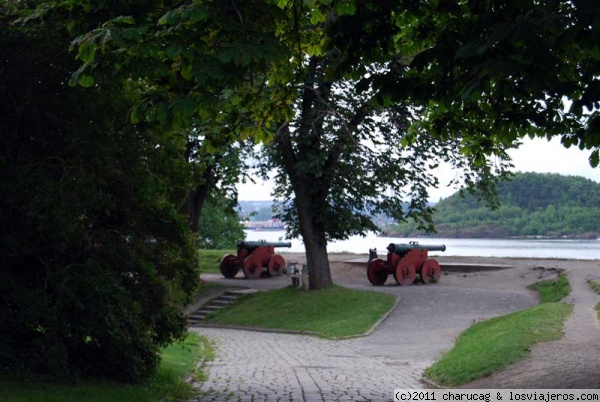 cañones
Junto al puerto de atraque de los cruceros se encuentra el castillo de Oslo y, en su esterior, estos preciosos cañones
