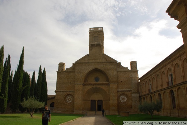 Monasterio de la Oliva. Navarra
Original fachada la de este monasterio, producto de diversas ampliaciones. El interior merece una visita pormenorizada
