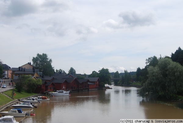 Porvoo rio y almacenes
Una vista del río que pasa por Porvoo y de los almacenes mas antiguos que se conservan en este pueblo.
