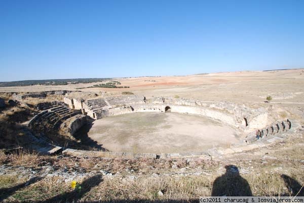 Segobriga anfiteatro
Esta ciudad romana disfrutaba de Teatro, Anfiteatro y Circo. Hoy en día se conservan restos del Teatro y el Anfiteatro, además de otros restos.
