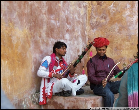 Músicos
Musicos tocando en las calles de Jaipur, Rajasthan
