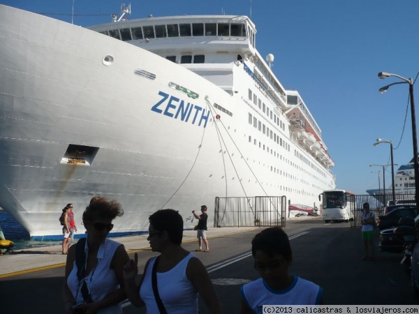 Zenith
Saliendo a la excursion del puerto de Rodas.
