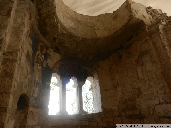 La iglesia de San Nicolás en Demre, antigua Mira (Antalya)
El templo original es del siglo VI, aunque fue reconstruido en el siglo IX y nuevamente en el XI.
