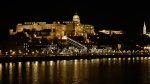Panorámica nocturna del Castillo de Buda