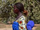 Ampliar Foto: Mujer de Burkina -Bazoulé, cerca de Ouagadougou