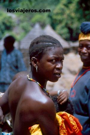 Muchacha de la tribu Bedic - Iwol - Pais Bassari- Senegal
