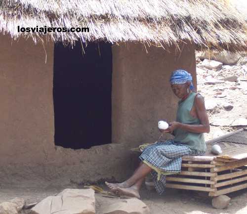 Abuela Bedic - Iwol - Pais Bassari- Senegal
Old woman of the Bedic tribe - Iwol - Bassari Country - Senegal