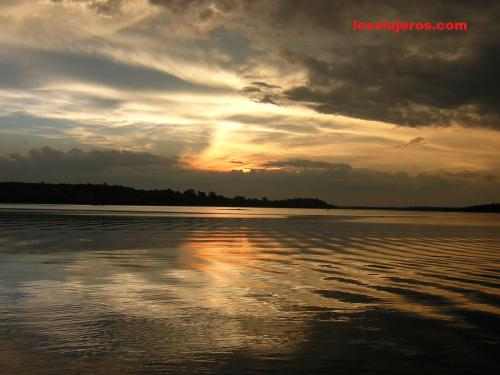 Sunset in the Amazonas - Brasil - Brazil.
Atardecer en el rio Amazonas - Brasil.