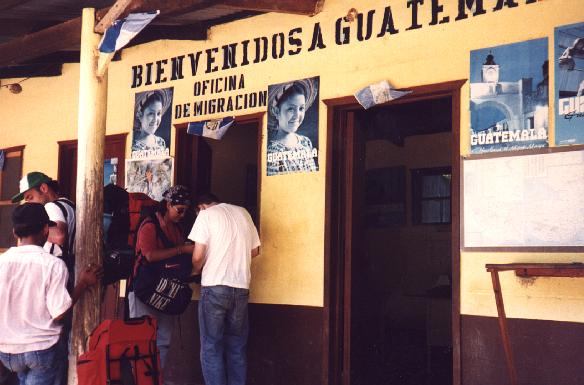 Aduana Guatemanteca - America
Border pass with Copan - America