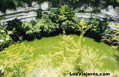 Cenote de los Sacrificios - Chichen Itza -Mexico