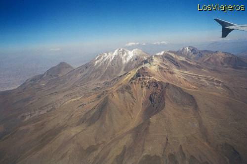El volcar Miste, creo, visto desde el avion - Peru