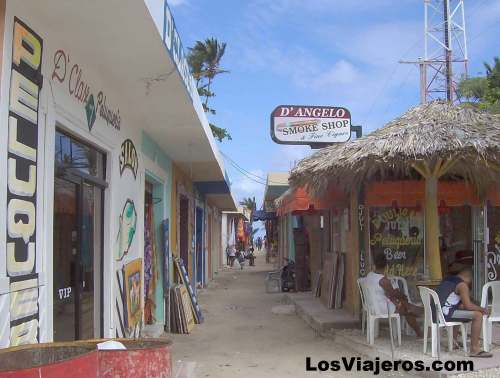 Shopping streets - Punta Cana - Dominican Rep.
Calle comercial en 