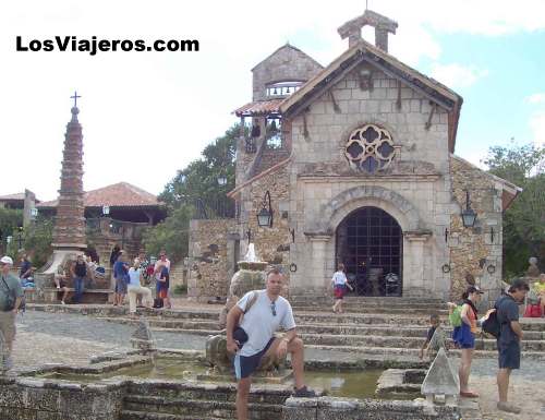 Small Hermitage - Altos de Chavon  - Puntacana - Dominican Rep.
Ermita en los Altos de Chavón - Puntacana - Dominicana Rep.