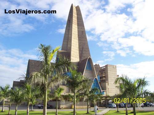 Catedral de la Virgen de Alta Gracia en Higüey - Punta Cana - Dominicana Rep.
Cathedral of Alta Gracia Virgin - Higüey - Republica Dominaca - Dominican Rep.