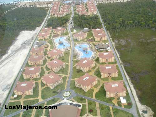 Vista aérea desde helicóptero de hoteles - Punta Cana - Dominicana Rep.