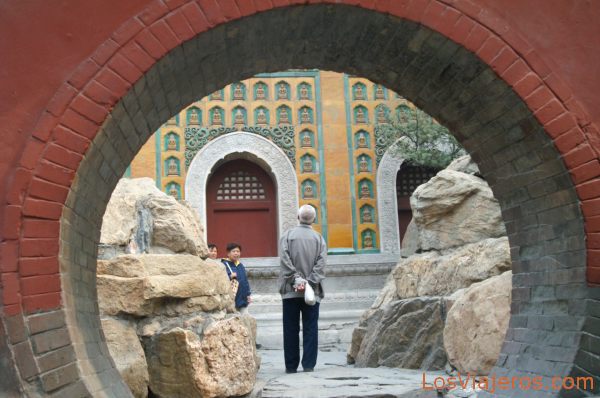 Puerta redonda en la Colina de la Logevidad - Palacio de Verano - Pekin - China