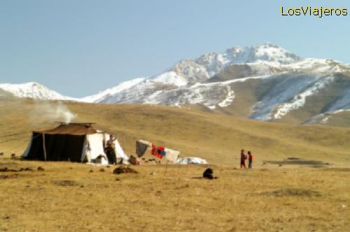 Nomads and beautiful grassland landscape - China
Nomadas y paisajes tibetanos - China