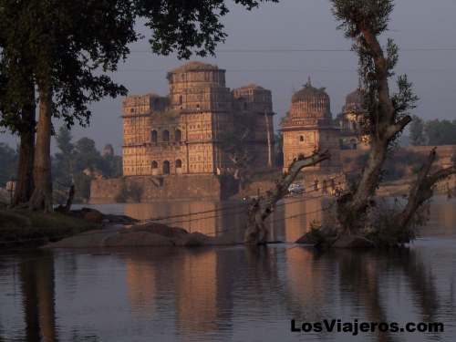 Chattris reales - Orchha - India