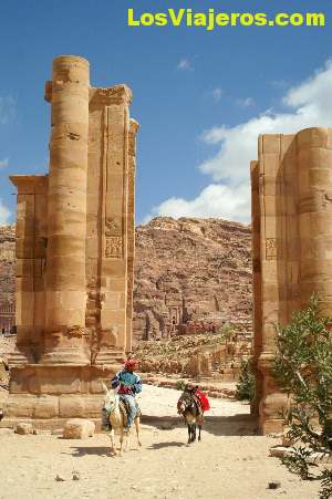 Calle columnada -Petra- Jordania