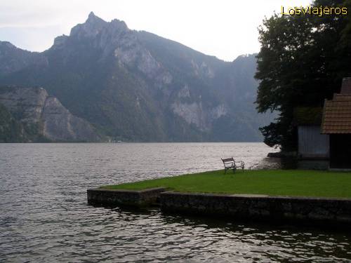 Paz en el lago Traunsee - Austria