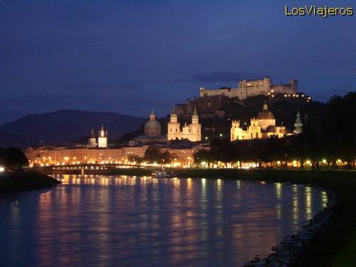 Salzburgo de noche - Austria
Salzburg by night - Austria