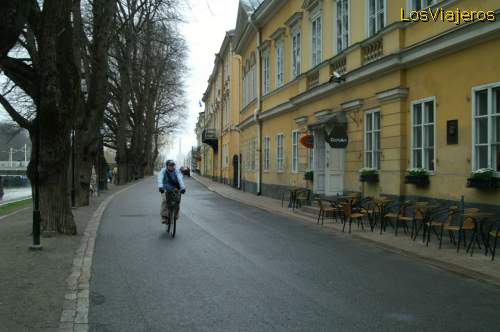 Street on the riverside -Turku- Finland
Calle -Turku- Finlandia