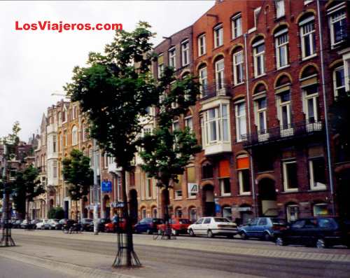 Calle típica del extrarradio de la ciudad - Amsterdam - Holanda