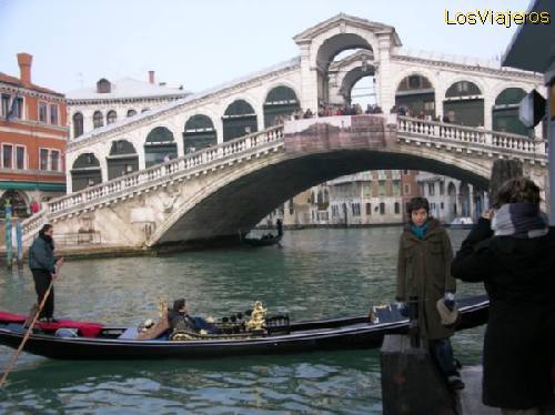 Puente de Rialto -Venecia- Italia