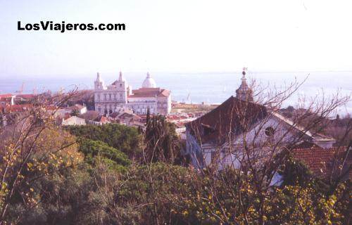 Vista general de Lisboa y barrio de Alfama - Portugal
General view of Lisbon & Alfama District - Portugal