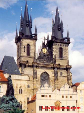 Torres de la iglesia de Santa Maria de Tyn - Plaza Staromestske - Praga - República Checa - Checa Rep.