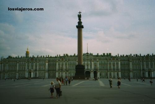 El museo Ermitage de St Petersburgo y el Palacio de Invierno - Rusia