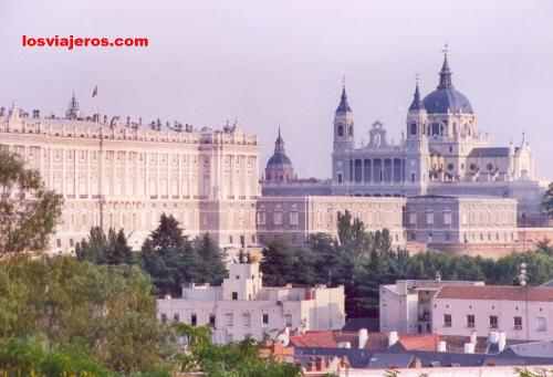 Palacio Real y Catedral de la Almudena - Madrid - España
Royal Palace & Cathedral - Madrid - Spain