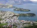 Ir a Foto: Queenstown en la isla del Sur; junto a las Remarkable Mountains 
Go to Photo: Queenstown Lake & Remarkable Mountains - South Island