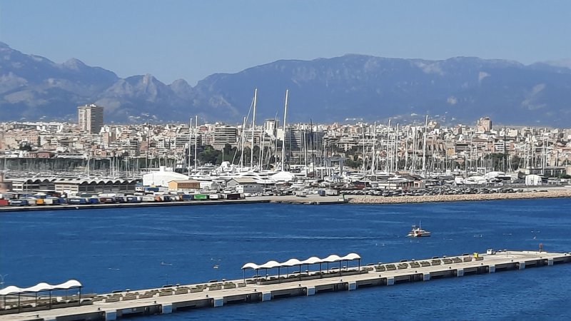 Catedral de Palma de Mallorca vista desde el Wonder, Wonder of the Seas: Nuevo Coloso de Royal Caribbean 2022