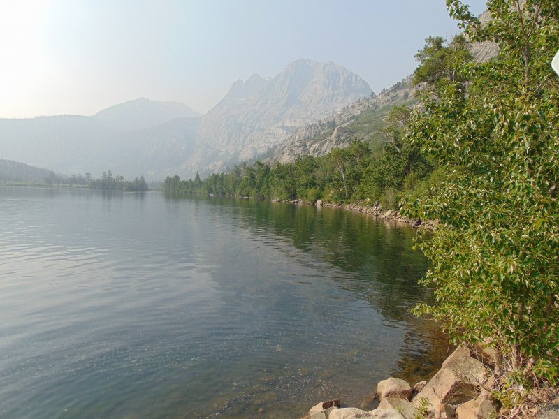 Lago June (Este de Yosemite, Mono County, California, USA)