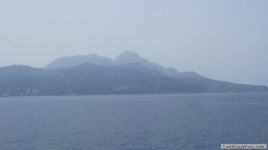 Cabo Espartel visto desde el Ferry del Estrecho, Excursión Cabo Espartel y Gruta de Hércules - Tánger