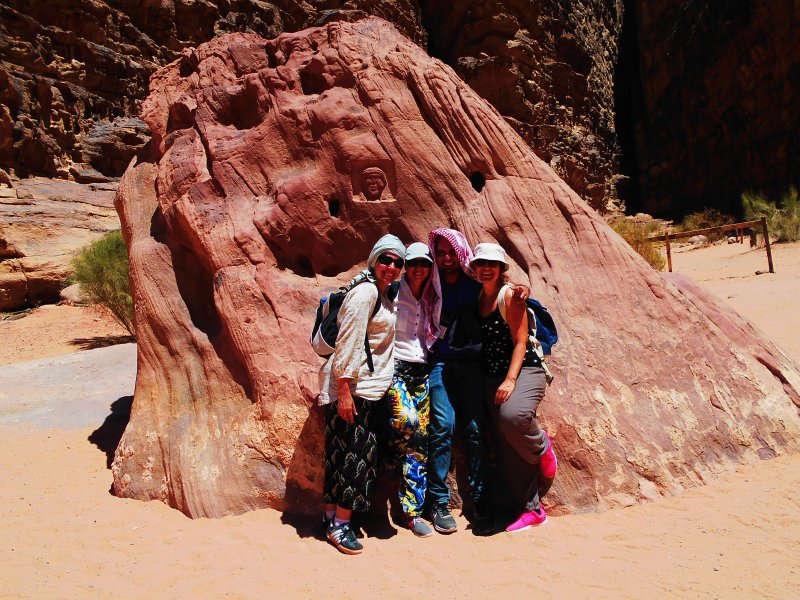 En el Sik de Lawrence de Arabia. Desierto de Wadi Rum, Sayel Al-khuffaa - GUIA/CHOFER NATIVO (Habla Español)