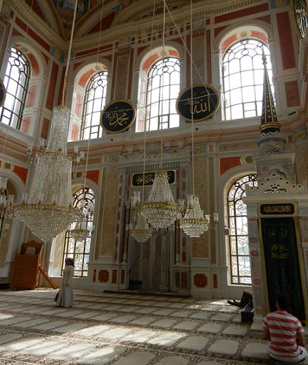 Mezquita de Örtaköy, Mezquitas, Iglesias, Museos en obras en Estambul 2