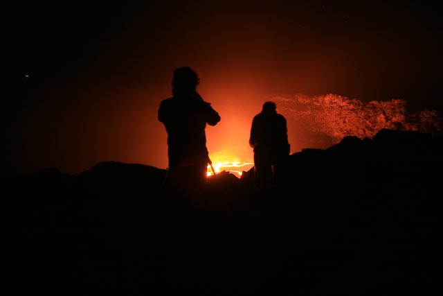 Un colega y yo en el crater del Ertale., El Desierto del Danakil y Volcán Erta Ale - Etiopía 1