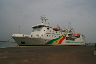 Barco Dakar - Ziguinchor (Casamance) por I. Carabane-Senegal