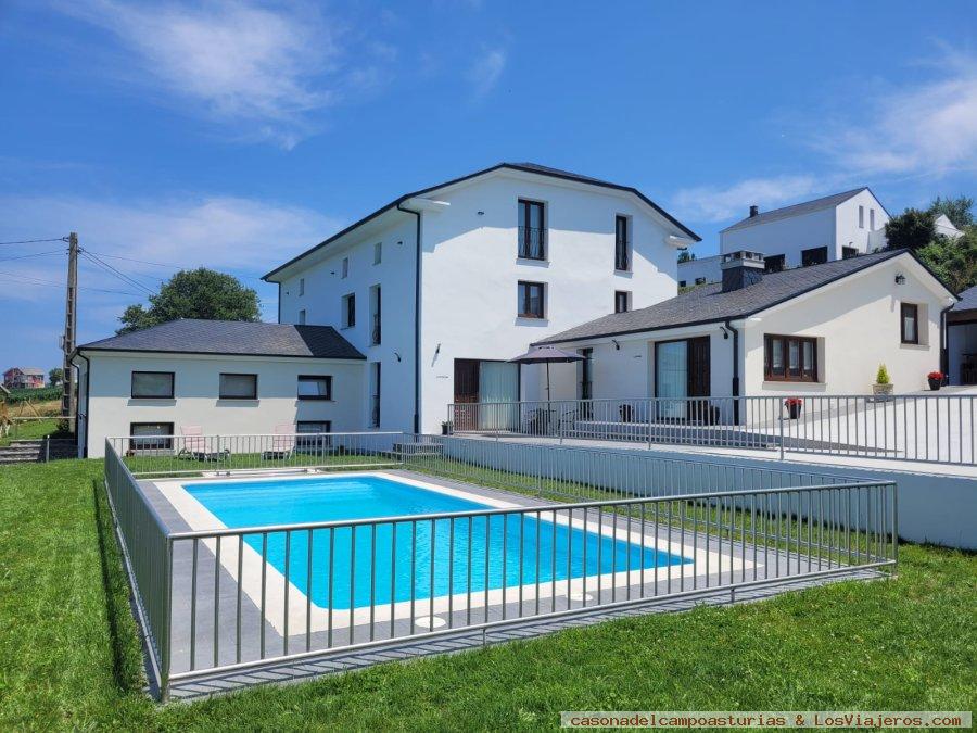 Foto de los apartamentos casona del campo. Foto exterior con piscina, Apartamentos Casona del Campo, con piscina, Navia - Asturias