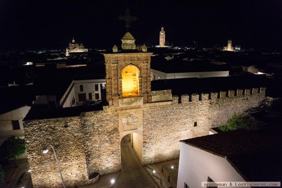 La Puerta de Montemolín: entrada medieval a Llerena, Viajar a Llerena - Campiña Sur, Badajoz