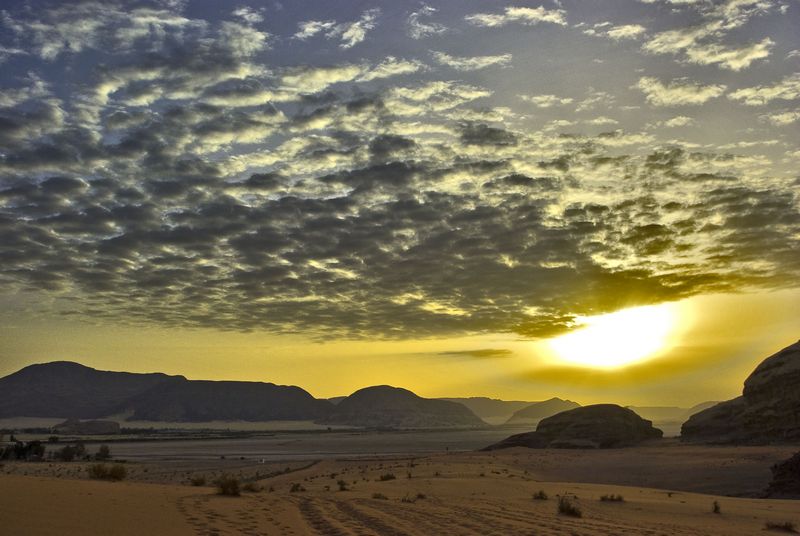 puesta de sol en wadi-Rum, Royal Wawel Tours