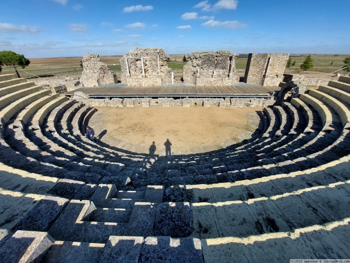 Reina: Teatro romano Regina, alcazaba - Campiña sur Badajoz - Foro Extremadura