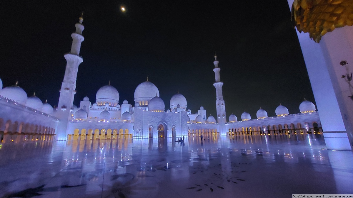 La Gran Mezquita Sheikh Zayed de Abu Dhabi, Monumento-Emiratos A. U. (1)